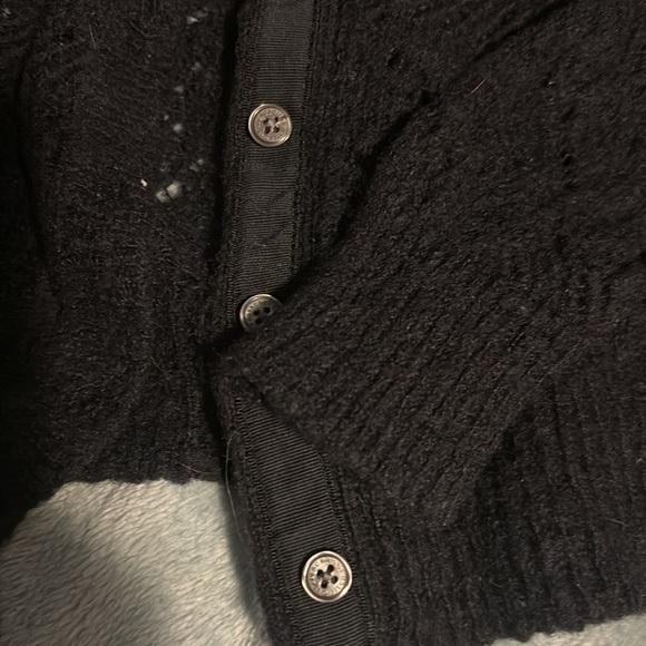 Abercrombie and Fitch dark navy sweater. Size small - Picture 4 of 7